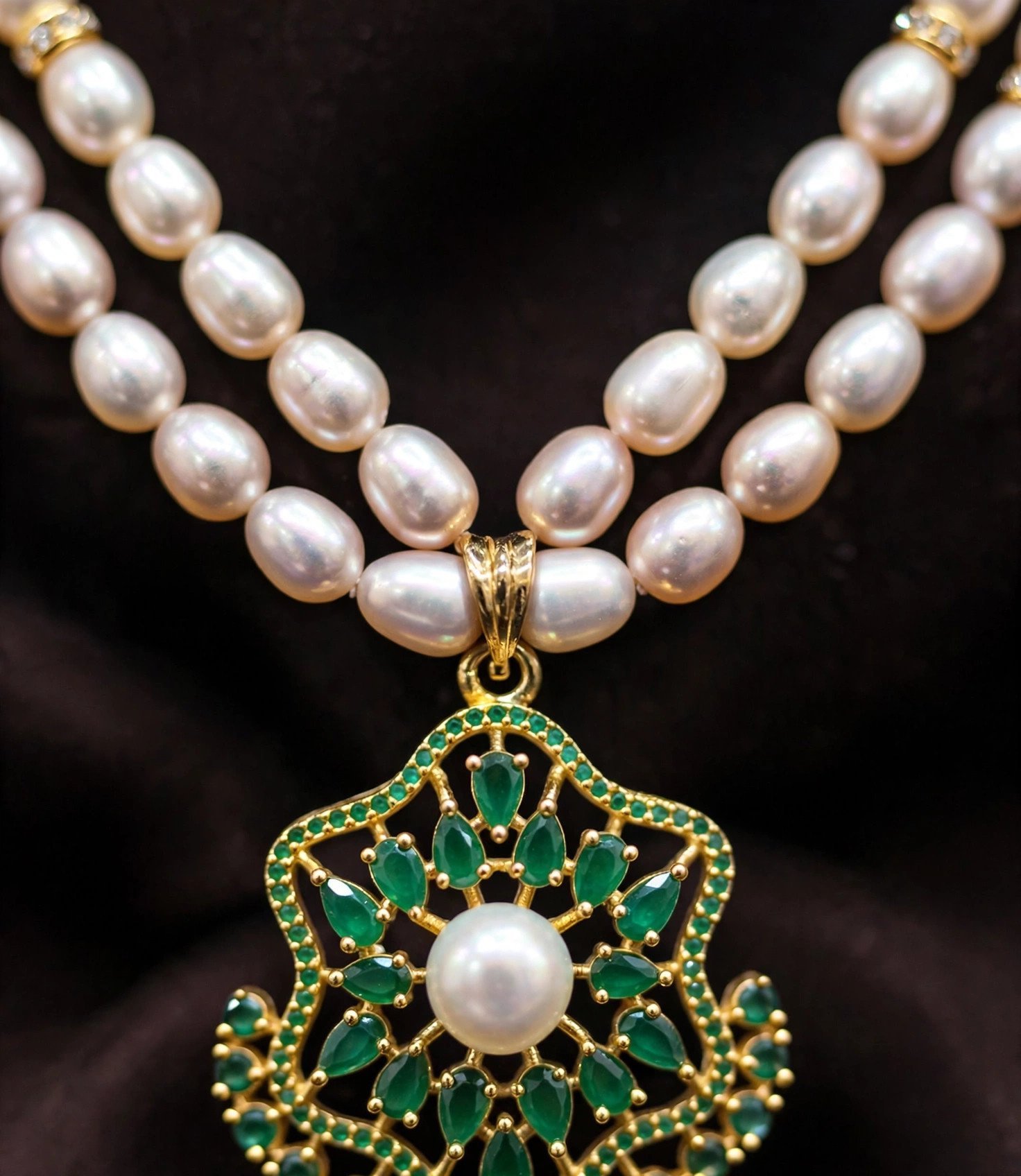 pearl-chain-closeup-1