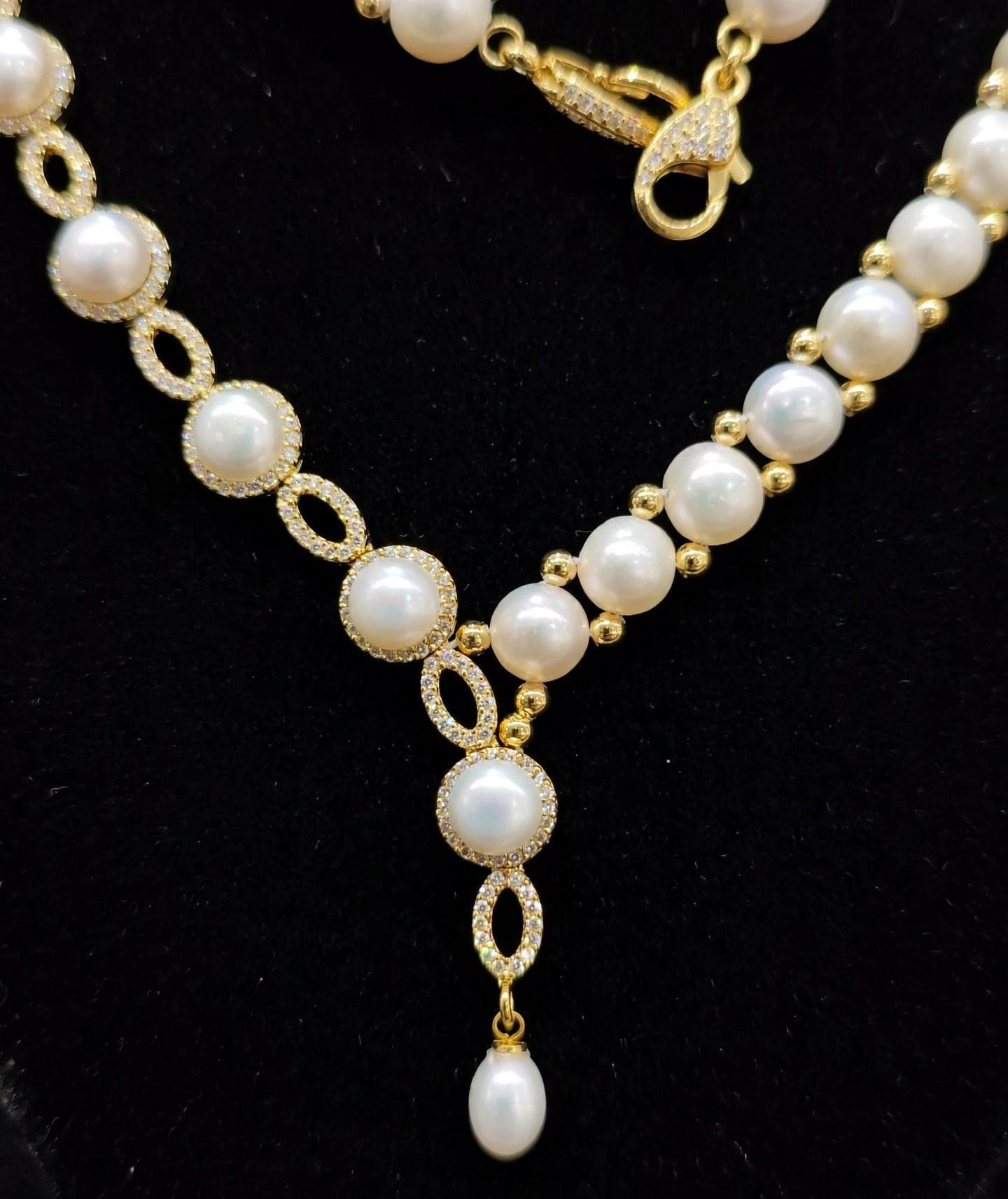 pearl-necsets-closeup-1